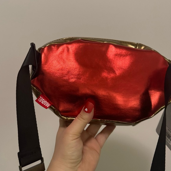 Disney spider man fanny pack iridescent, red new - Picture 4 of 5